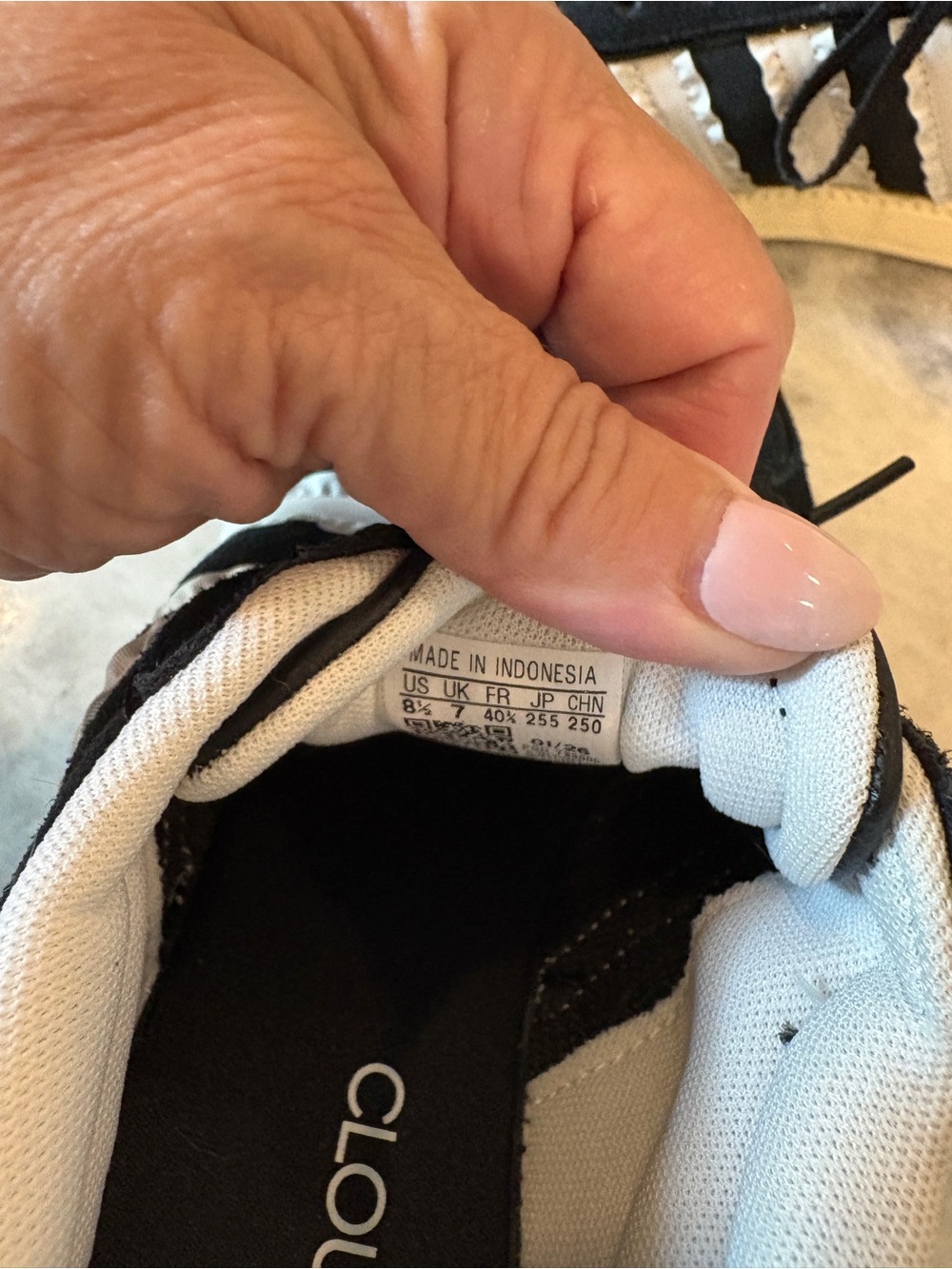 Classic Adidas Black Suede women’s Sneakers with White Ribbon Stripes - Picture 4 of 5